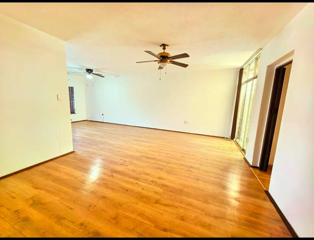 3 BEDROOM TOWNHOUSE FOR SALE IN VAALPARK